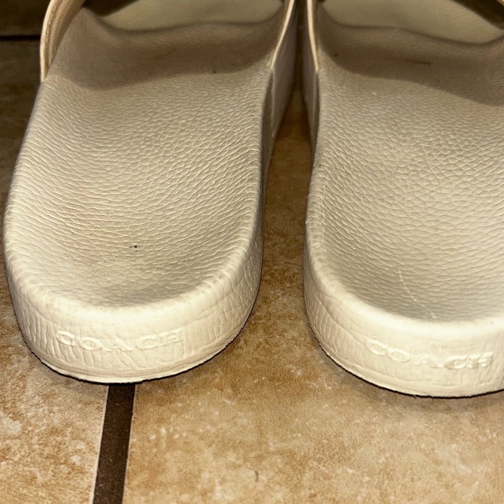 Rainbow Coach Slides size 8 - Picture 2 of 4
